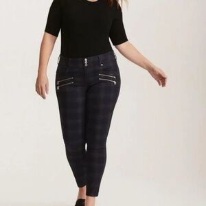 Chic Black Plaid Ankle Pants